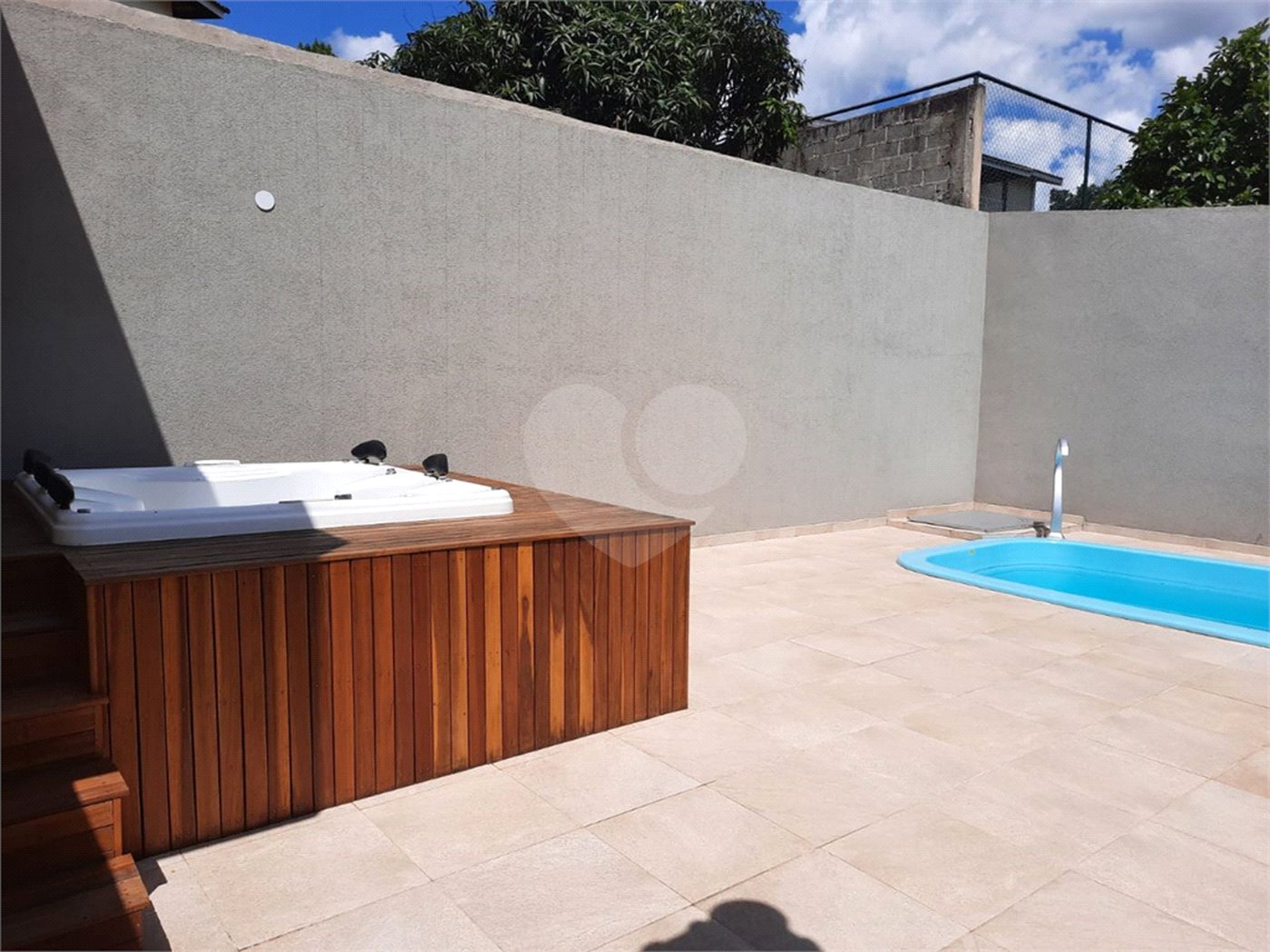 Casa à venda com 4 quartos, sendo 2 suítes, no condomínio Parque das Garças, Atibaia - SP