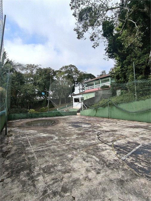 Sobrado à venda ou para alugar com 4 suítes em Serra da Cantareira, Mairiporã, SP