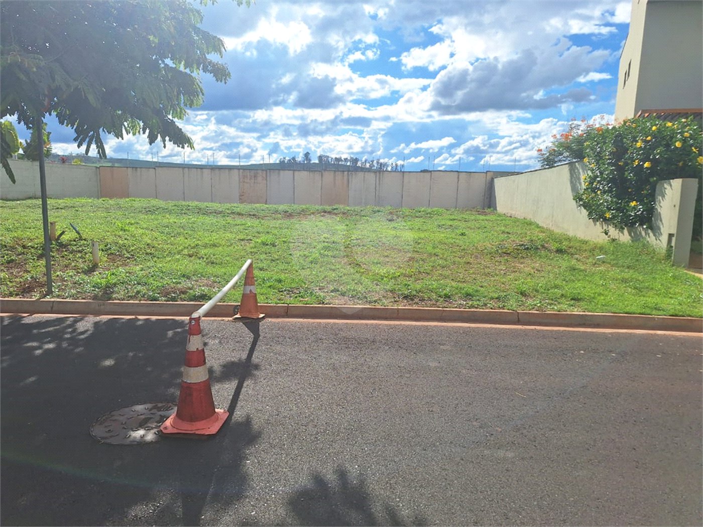 Terreno à venda no condomínio Vivendas da Mata Portal Paineiras, Ribeirão Preto - SP