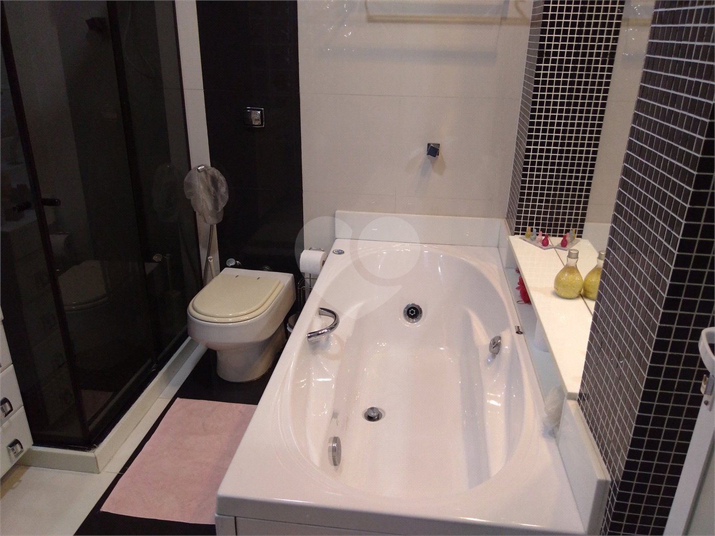 Casa à venda com 3 quartos, sendo 1 suíte,  no condomínio Conselheiro Ferraz, Rio de Janeiro - RJ