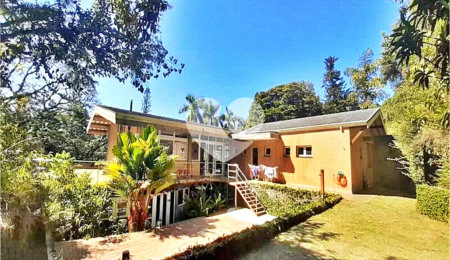 Casa à venda com 4 quartos, sendo 2 suítes,  no condomínio Campos de Mairiporã Gleba 1, Mairiporã - SP