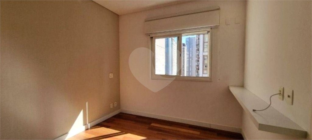 Apartamento à venda com 3 suítes em Vila Mariana, São Paulo, SP
