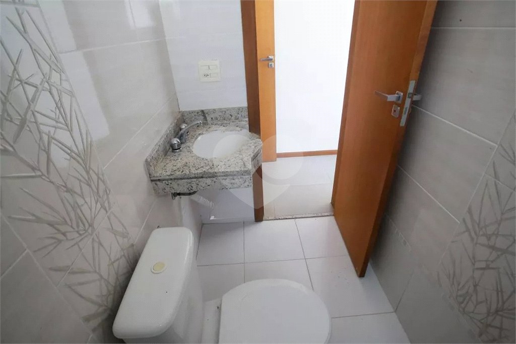 Casa à venda com 4 quartos, sendo 3 suítes, no condomínio Lícia de Alvarenga, Rio de Janeiro - RJ