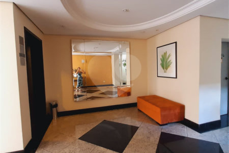 Apartamento à venda com 3 quartos, sendo 1 suíte, em Campo Belo, São Paulo, SP