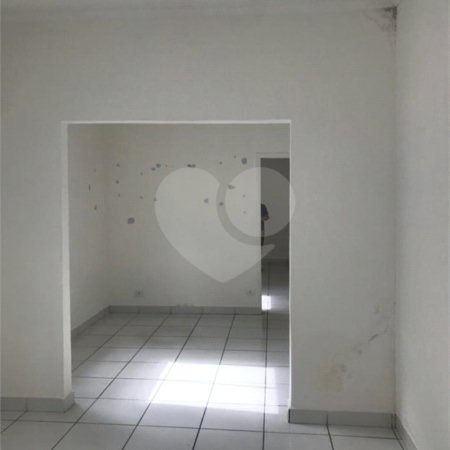 Casa à venda com 3 quartos, sendo 1 suíte,  em Vila Olímpia, São Paulo, SP