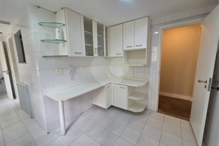 Apartamento à venda com 3 quartos, sendo 1 suíte,  em Tijuca, Rio de Janeiro, RJ