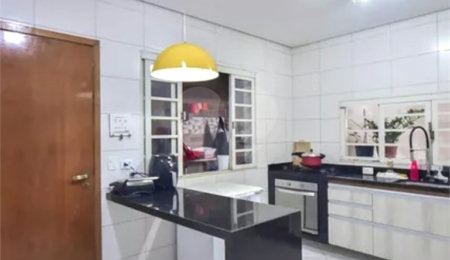 Sobrado à venda com 3 quartos, sendo 1 suíte,  em Vila Morse, São Paulo, SP