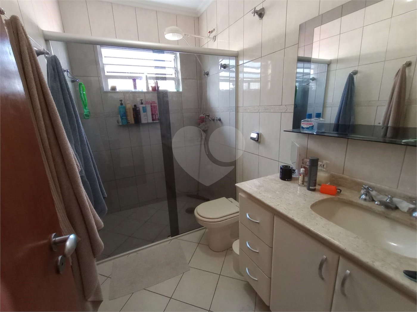 Sobrado à venda com 4 quartos, sendo 1 suíte,  em Jardim Prudência, São Paulo, SP