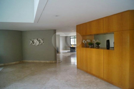 Apartamento à venda com 4 quartos, sendo 3 suítes, em Campo Belo, São Paulo, SP