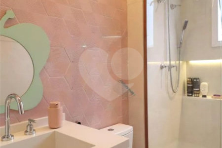 Apartamento à venda com 4 quartos, sendo 2 suítes,  em Vila Anastácio, São Paulo, SP