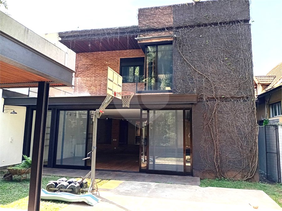Casa de Vila à venda com 4 suítes em Granja Julieta, São Paulo, SP