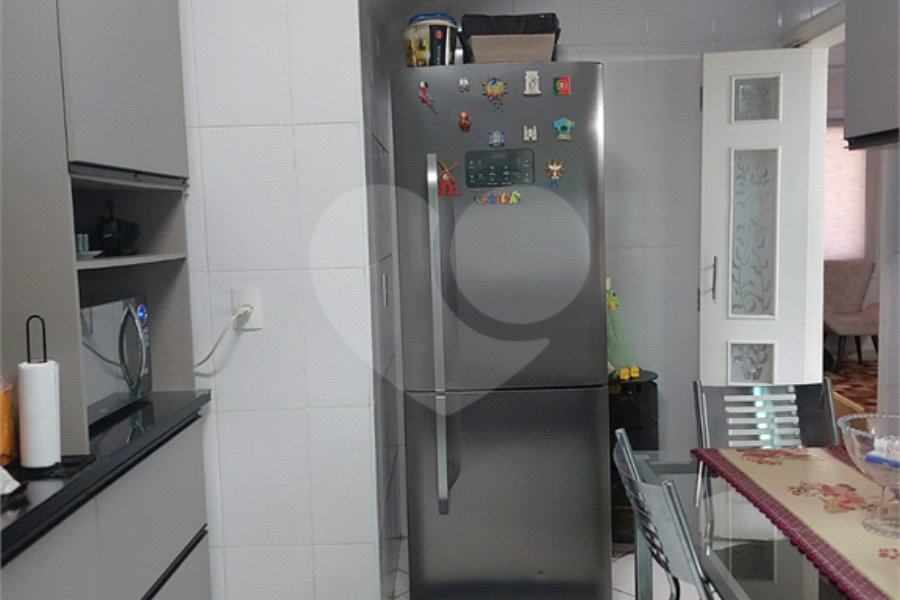 Casa à venda com 3 quartos, sendo 1 suíte, no condomínio Algarve Residencial, São Paulo - SP