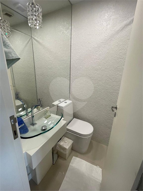 Apartamento à venda com 3 quartos, sendo 1 suíte,  em Vila Suissa, Mogi das Cruzes, SP