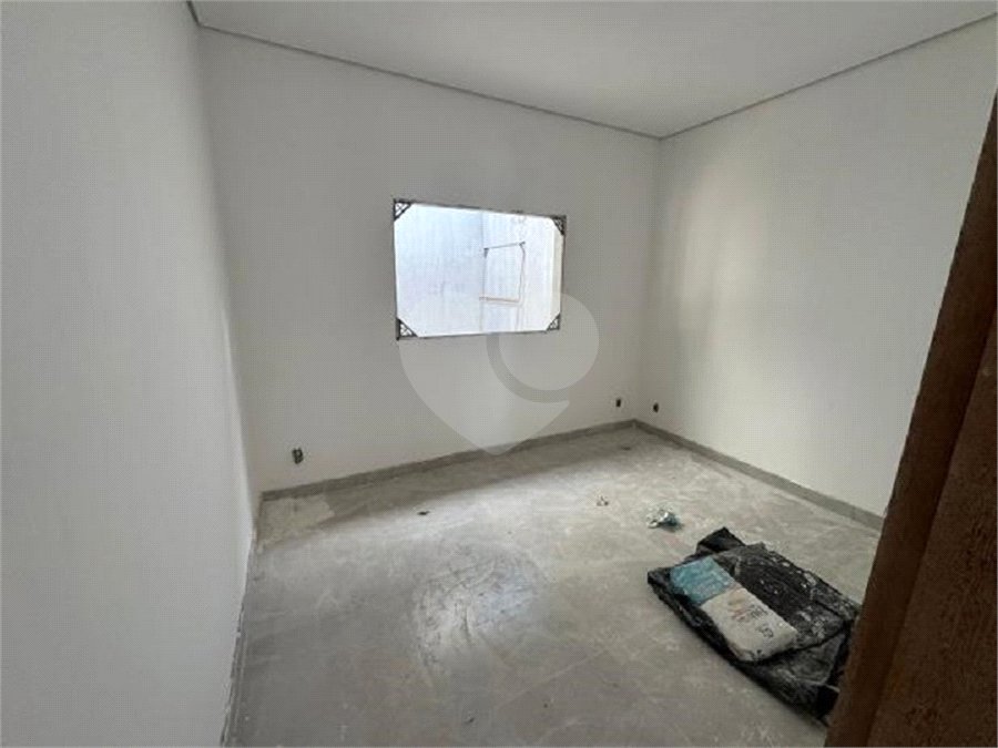 Casa à venda com 3 quartos, sendo 1 suíte,  no condomínio Residencial Marina, Itapetininga - SP