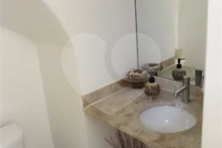 Casa à venda com 3 quartos, sendo 1 suíte, no condomínio Villas de São Francisco, São Paulo - SP