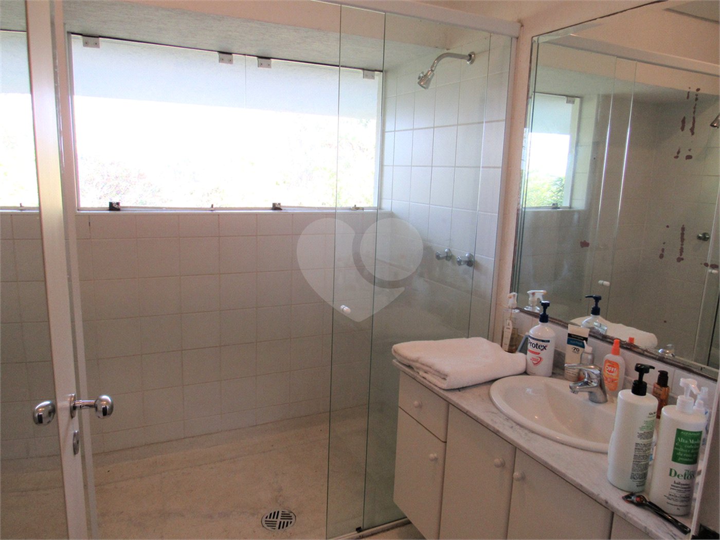 Casa à venda com 3 quartos, sendo 1 suíte, em Guarapiranga, São Paulo, SP