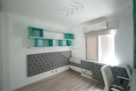 Apartamento à venda com 3 quartos, sendo 1 suíte,  em Vila Andrade, São Paulo, SP