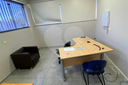 Salão para alugar em Vila Romanópolis, Ferraz de Vasconcelos, SP