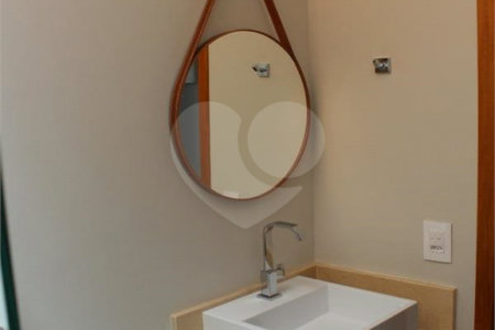 Casa à venda com 3 quartos, sendo 2 suítes, no condomínio Residencial Mantova, Indaiatuba - SP