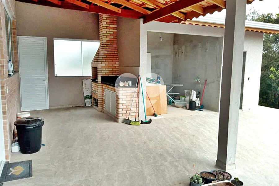 Casa à venda com 4 quartos, sendo 3 suítes, no condomínio Residencial Ecologico da Cantareira, Mairiporã - SP