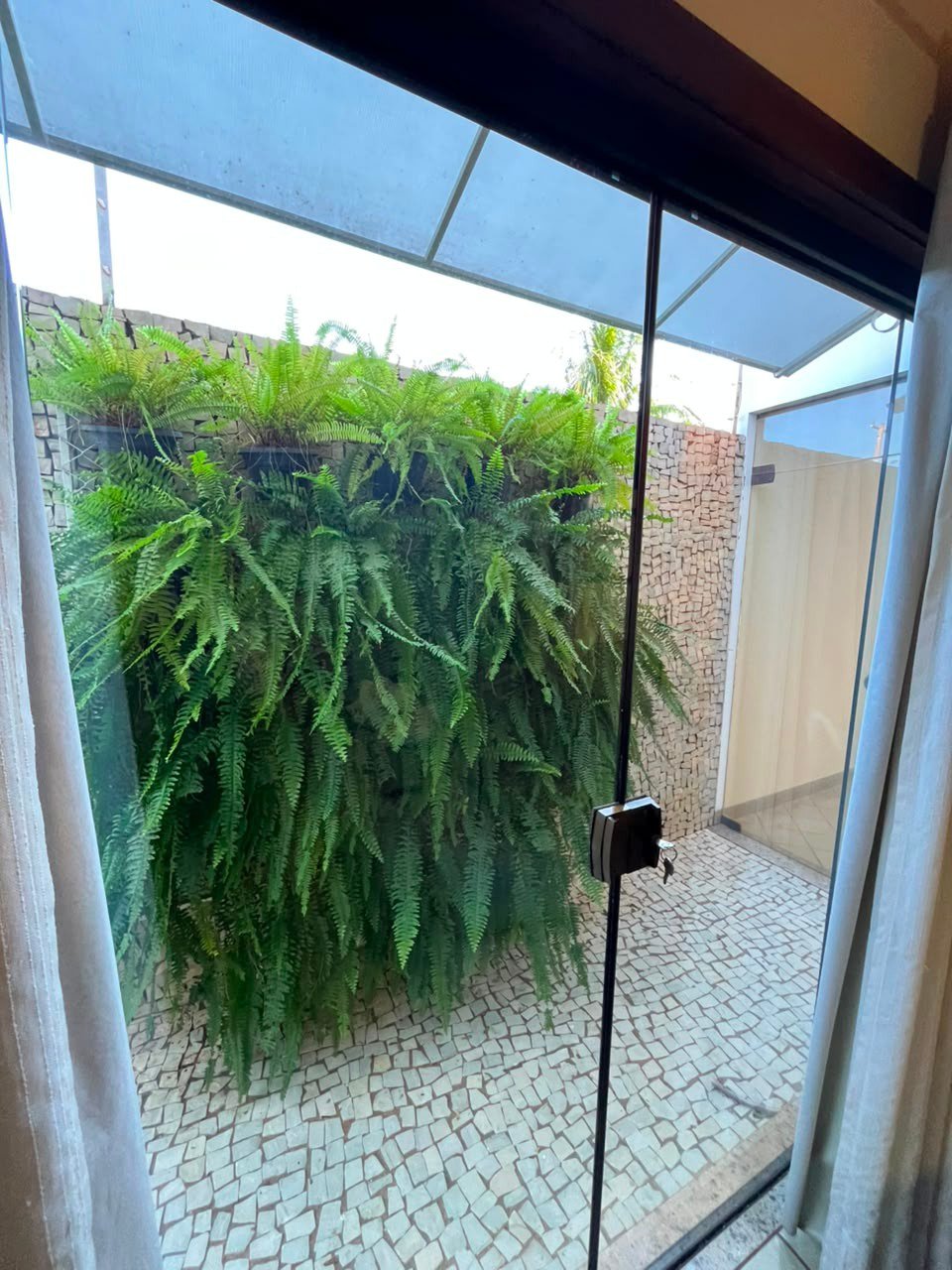 Casa à venda com 3 quartos, sendo 1 suíte,  em Santos Dumont, Três Lagoas, MS