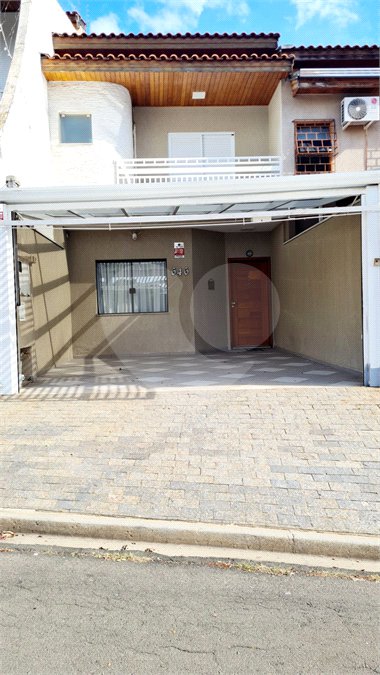 Sobrado à venda com 3 quartos, sendo 1 suíte,  em Jardim Leocádia, Sorocaba, SP