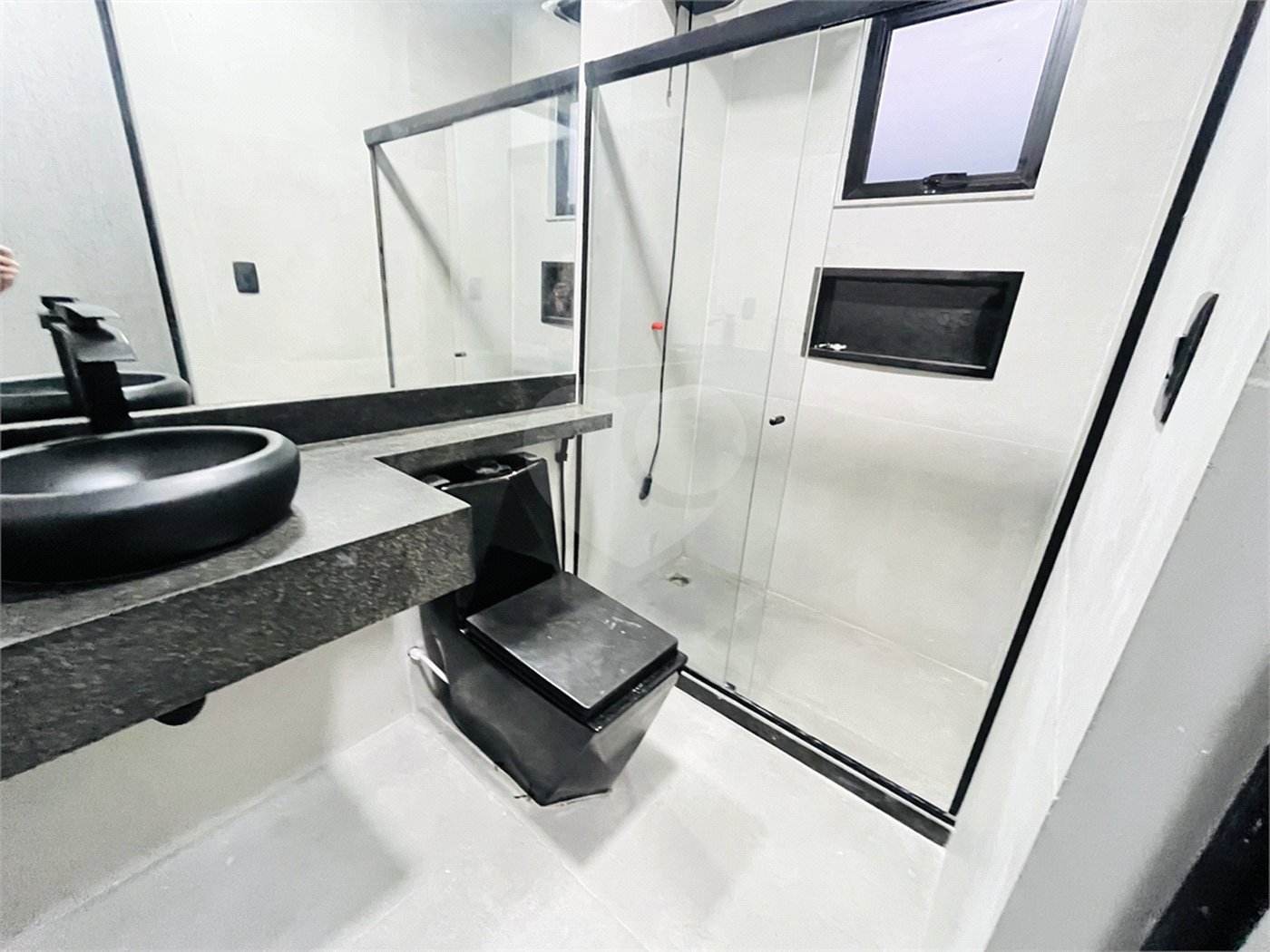 Casa à venda com 3 quartos, sendo 1 suíte, no condomínio Vale dos Sonhos 2, Rio de Janeiro - RJ