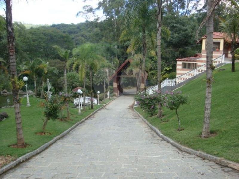 Sobrado à venda com 5 suítes em Juqueri Mirim, Mairiporã, SP