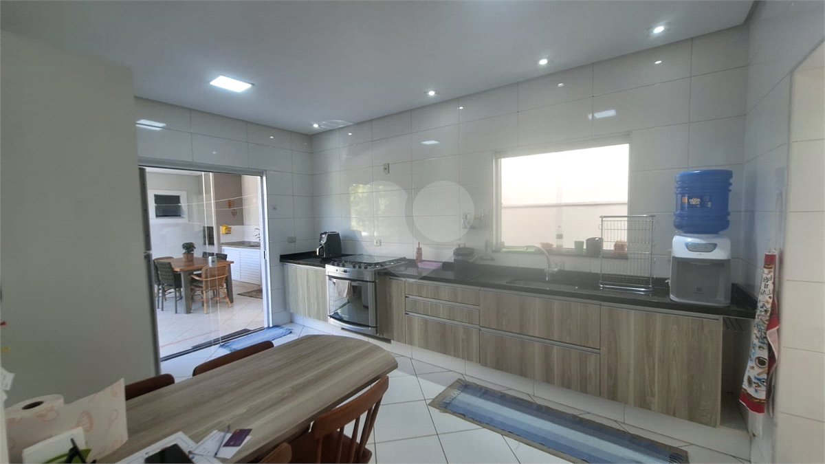 Casa à venda com 3 suítes no condomínio Residencial Villa dos Inglezes, Sorocaba - SP