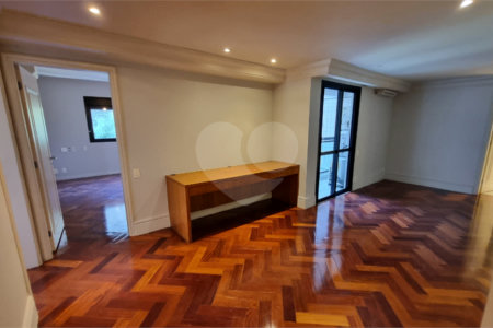 Apartamento para alugar com 6 quartos, sendo 4 suítes,  em Panamby, São Paulo, SP