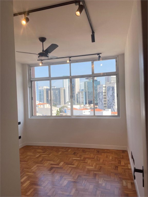 Apartamento à venda com 2 suítes em Pinheiros, São Paulo, SP
