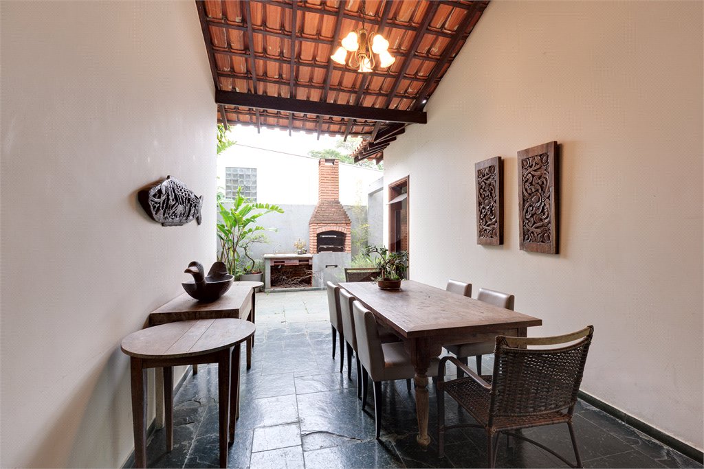 Casa Térrea à venda com 4 quartos, sendo 2 suítes, em Alto da Boa Vista, São Paulo, SP