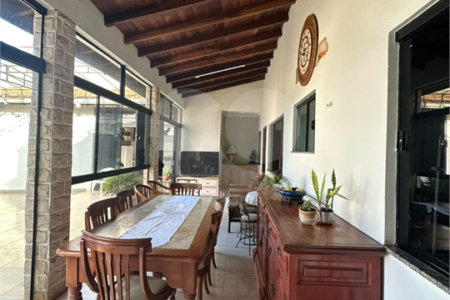 Casa à venda com 3 quartos, sendo 1 suíte,  em Vila Lacíria, Ponta Porã, MS