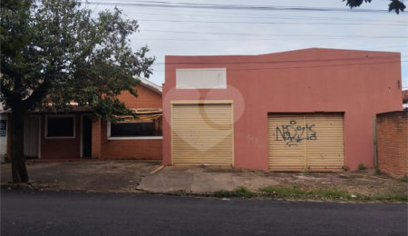 Casa Térrea à venda com 3 quartos, sendo 1 suíte,  em Vila Xavier (vila Xavier), Araraquara, SP