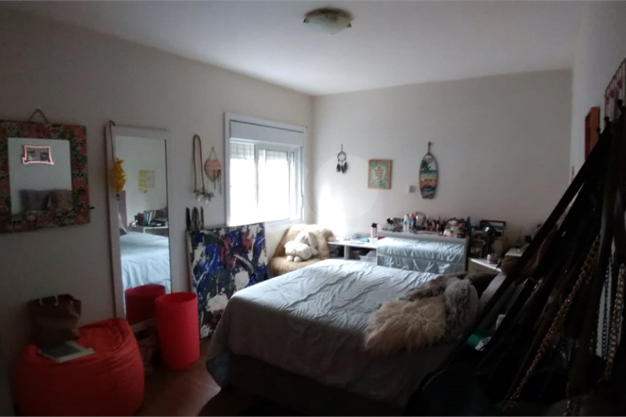 Apartamento à venda com 3 quartos, sendo 1 suíte, em Pinheiros, São Paulo, SP