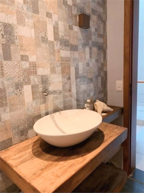 Casa à venda com 5 quartos, sendo 4 suítes, em Transurb, Itapevi, SP