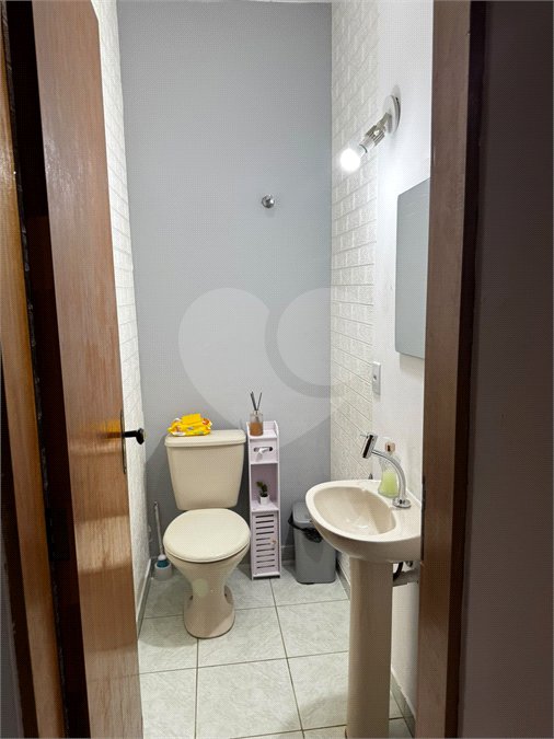 Sobrado à venda com 3 quartos, sendo 1 suíte,  em Parque Ipê, São Paulo, SP
