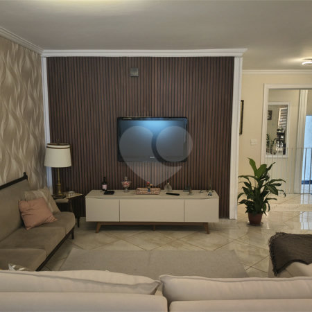 Casa à venda com 3 suítes em Vila Lavínia, Mogi das Cruzes, SP