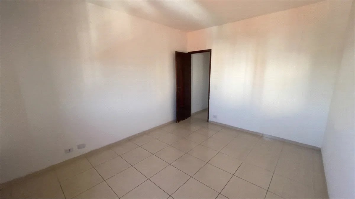 Sobrado à venda com 4 quartos, sendo 1 suíte, em Jardim Ester Yolanda, São Paulo, SP