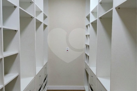 Casa a venda no condomínio Faber III