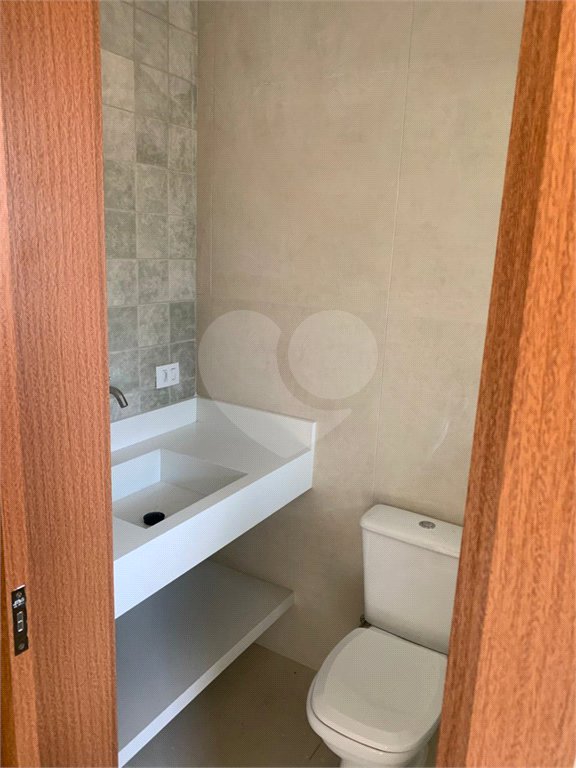 Casa à venda com 3 suítes em Vila Petrópolis, Atibaia, SP