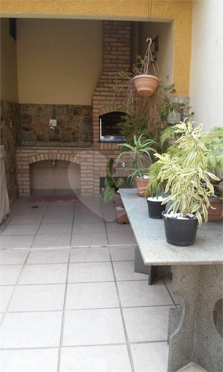 Sobrado à venda com 4 suítes em Vila Carrão, São Paulo, SP