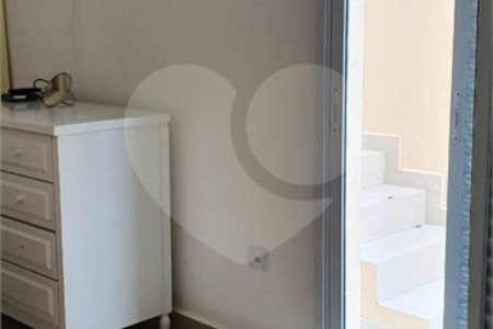 Casa à venda com 3 quartos, sendo 1 suíte, em Vila Santa Rosália, São Roque, SP