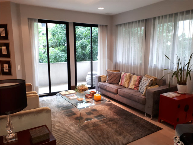 Apartamento à venda com 4 quartos, sendo 3 suítes,  em Campo Belo, São Paulo, SP