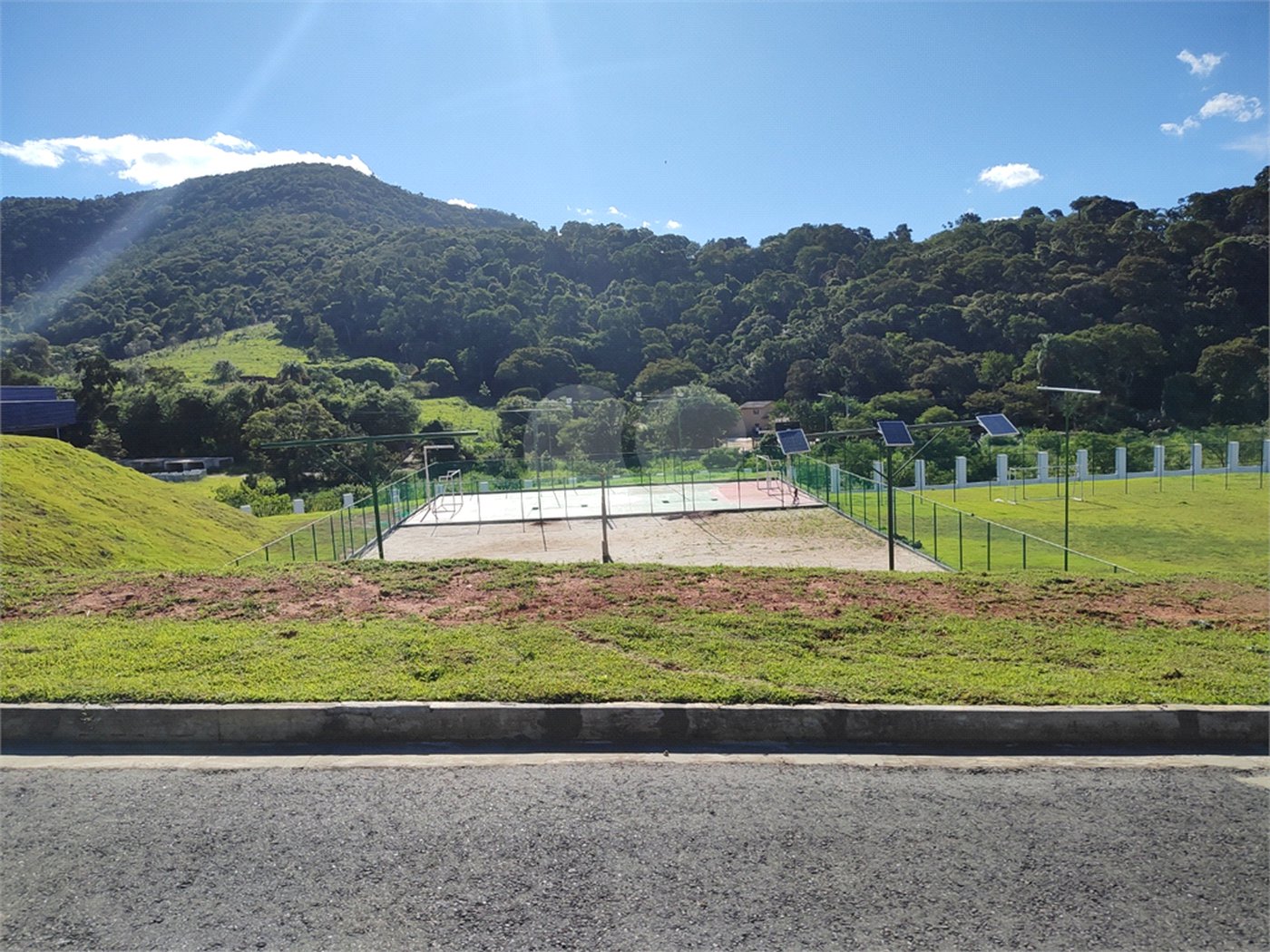 Terreno à venda no condomínio Portal Lamis, Bom Jesus dos Perdões - SP