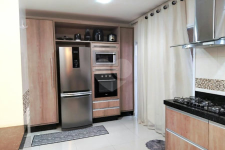 Casa à venda com 3 quartos, sendo 1 suíte,  no condomínio Golden Park Residence II, Sorocaba - SP