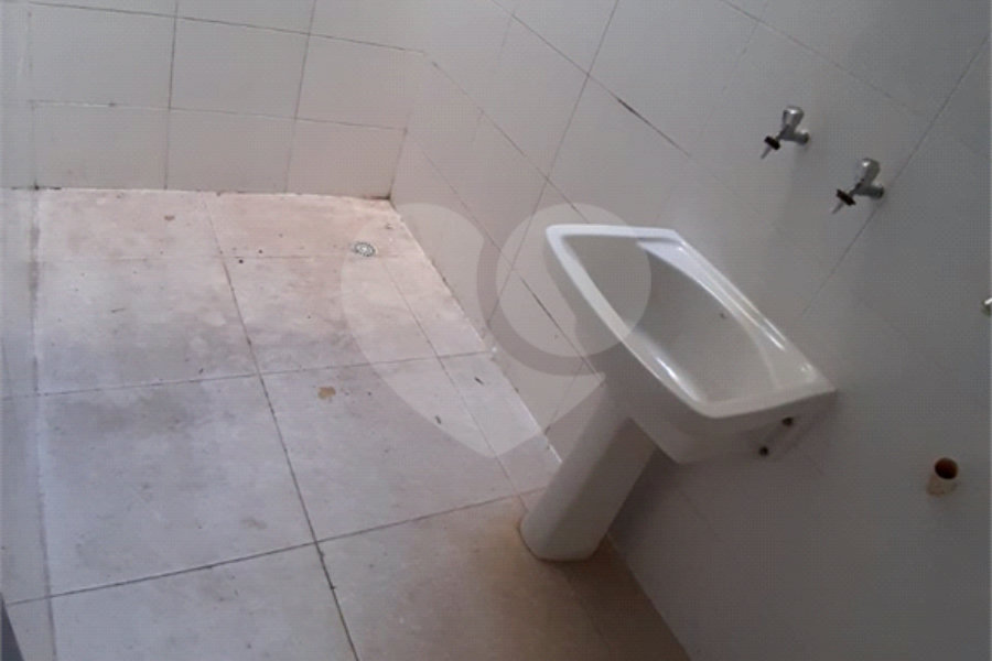 Casa para alugar com 3 quartos, sendo 1 suíte,  no condomínio Villagio DI Maria, São Paulo - SP