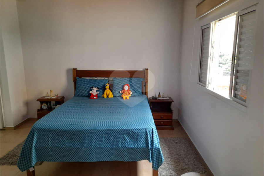 Sobrado à venda com 4 quartos, sendo 1 suíte, em Chora Menino, São Paulo, SP