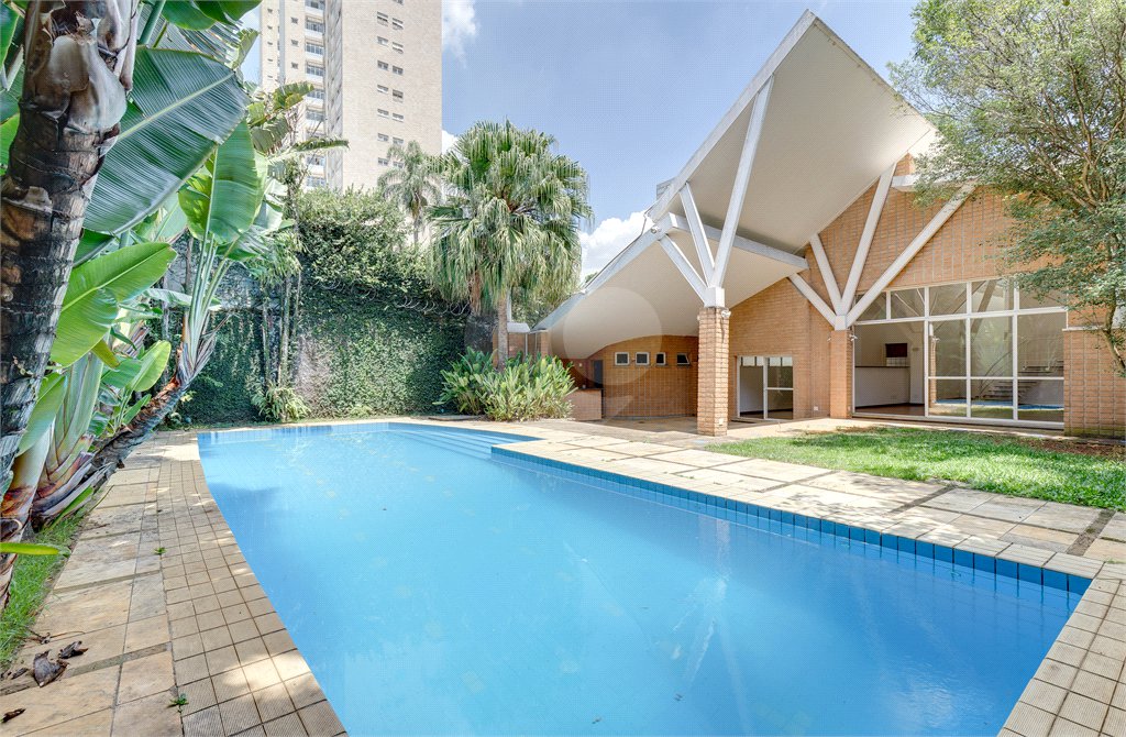 Casa Térrea à venda com 3 quartos, sendo 1 suíte, em Granja Julieta, São Paulo, SP