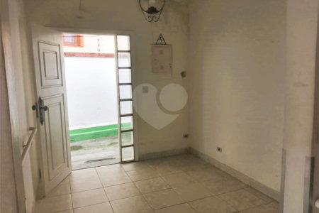 Casa à venda ou para alugar com 7 quartos, sendo 2 suítes, em Jardim Peri Peri, São Paulo, SP
